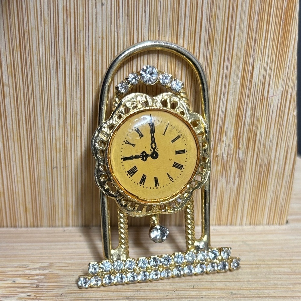 Elegant Gold and Crystal Table Clock Brooch